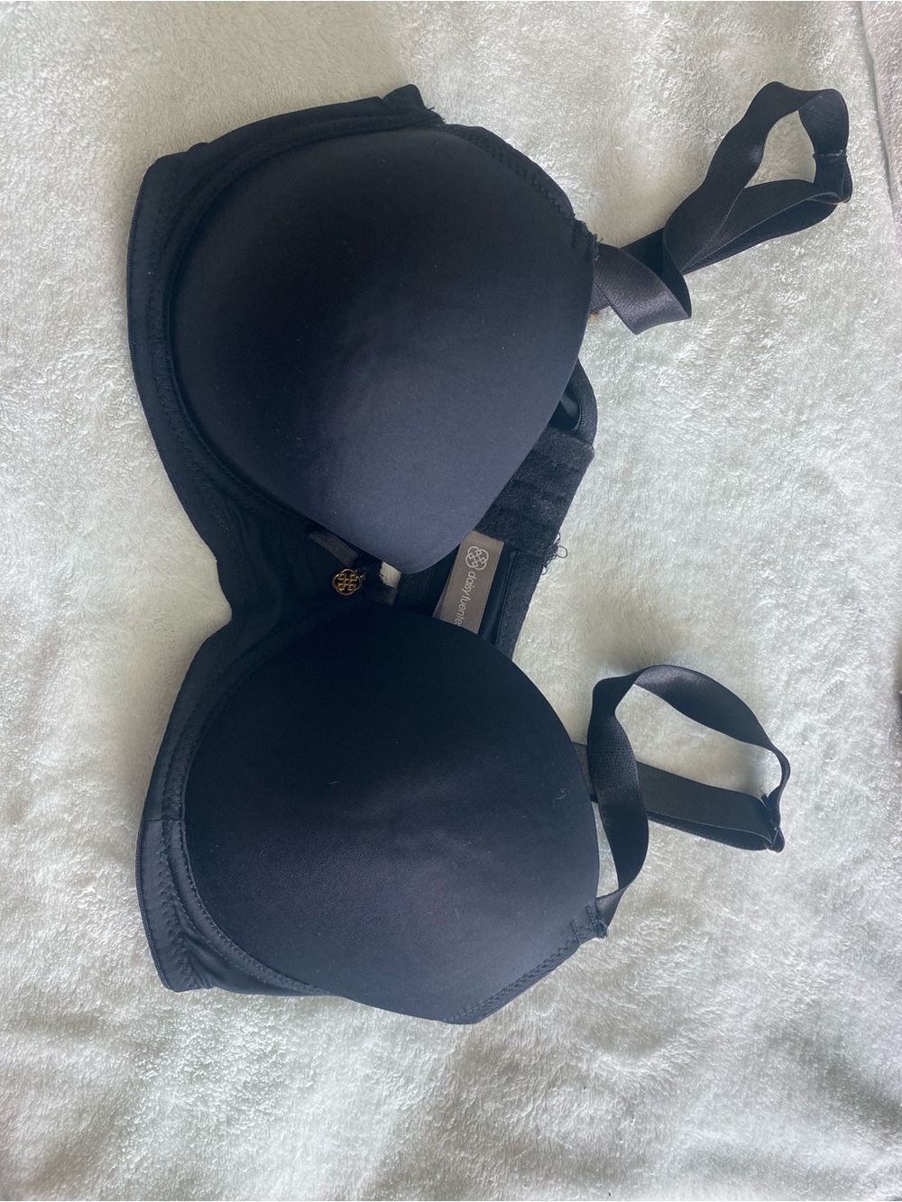 Daisy Fuentes Black T-Shirt Bra